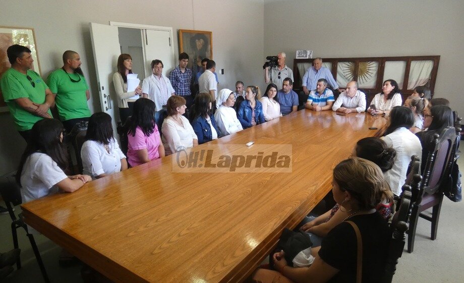 27 empleados municipales pasaron a planta permanente