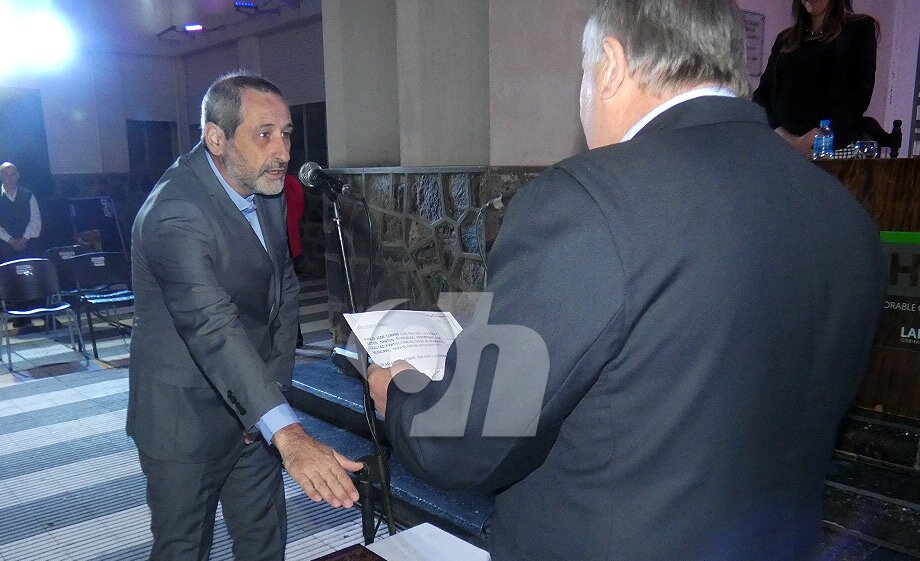Torres juró como intendente de Laprida: "Tendremos un gobierno inclusivo y sin prejuicios"