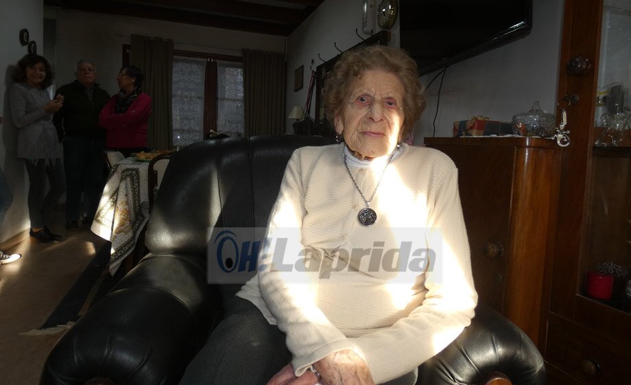 La vecina Leonor celebra su cumpleaños número 100: "No me siento con esta edad"