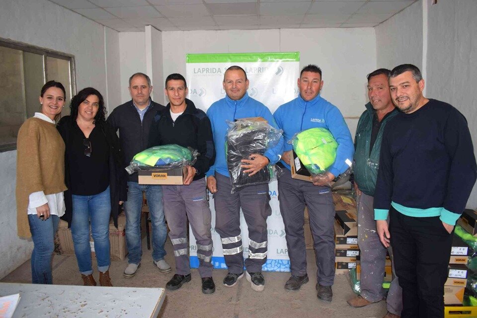 Entregaron nueva indumentaria a personal de Obras Públicas