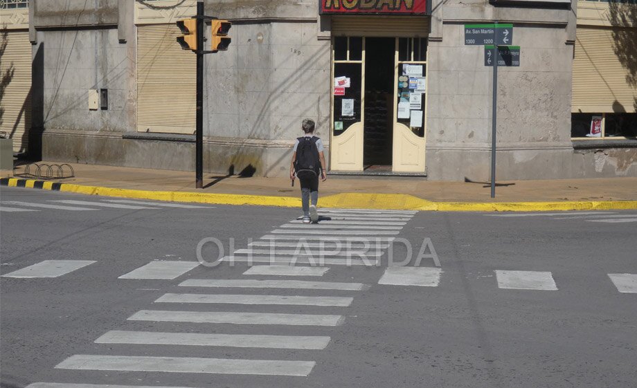 Habilitaron el cruce en diagonal para peatones en los semáforos
