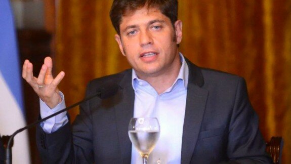 Kicillof calificó de "disparate" las críticas a la vacuna rusa