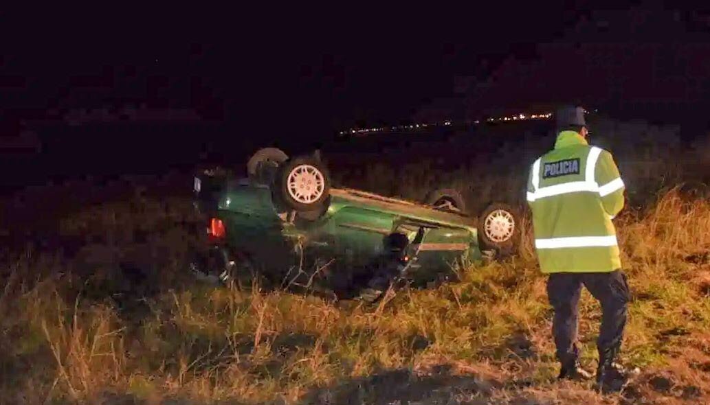 Murió un hombre que volcó en Hinojo