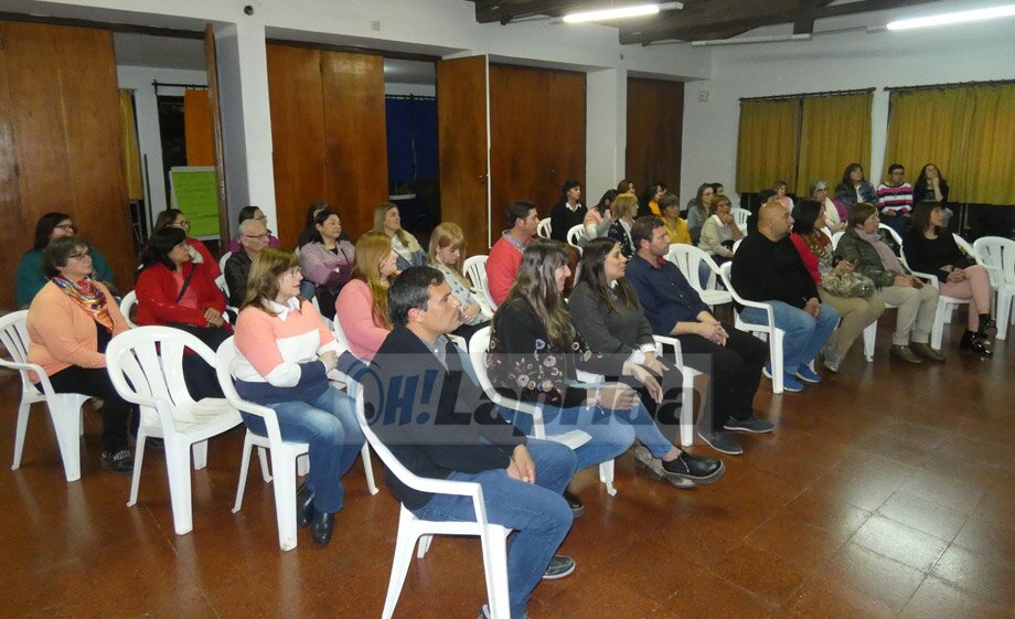 Reconocimientos y homenaje en un emotivo acto por el Día del Auxiliar de Educación