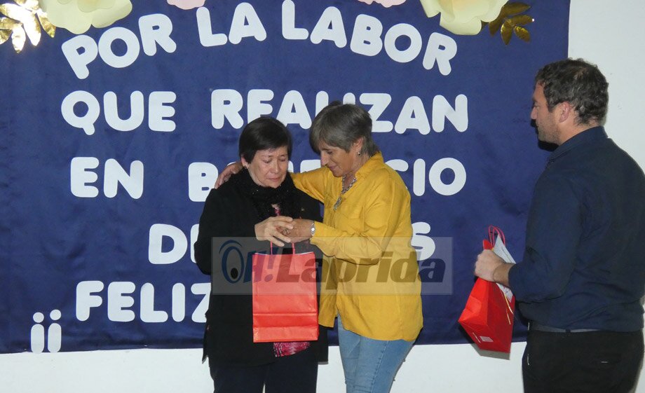 Reconocimientos y homenaje en un emotivo acto por el Día del Auxiliar de Educación