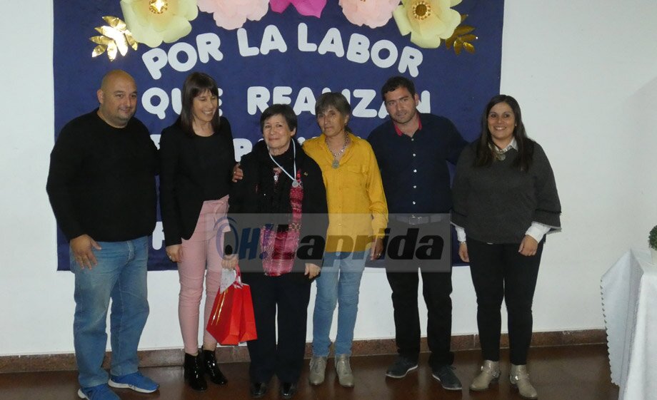 Reconocimientos y homenaje en un emotivo acto por el Día del Auxiliar de Educación